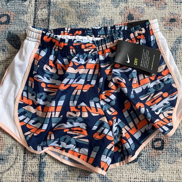 NWT Girls Nike Shorts - Picture 1 of 4